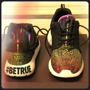 Nike Limited Edition BETRUE Roshe & Backpack